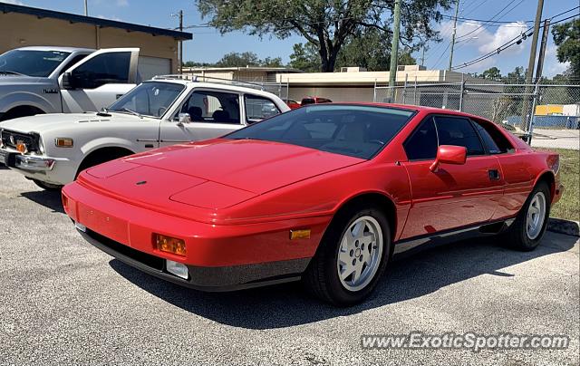 Lotus Esprit spotted in Jacksonville, Florida