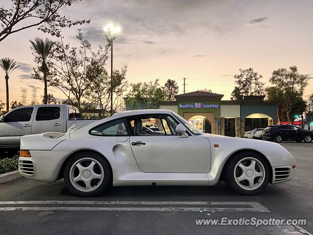 Porsche 959 spotted in Los Angeles, California