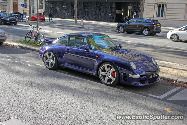 Porsche 911 spotted in Paris, France