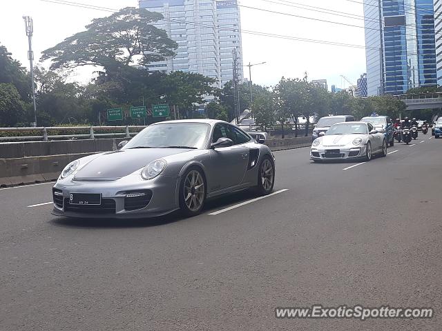 Porsche 911 GT2 spotted in Jakarta, Indonesia