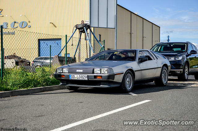 DeLorean DMC-12 spotted in Dresden, Germany