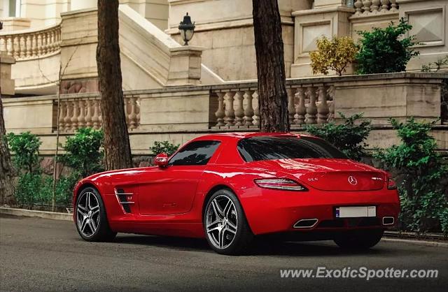 Mercedes SLS AMG spotted in Tehran, Iran