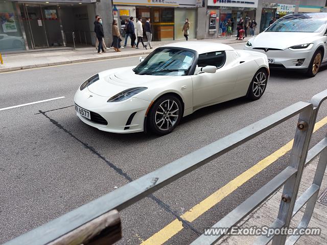 Tesla Roadster spotted in Hong kong, China