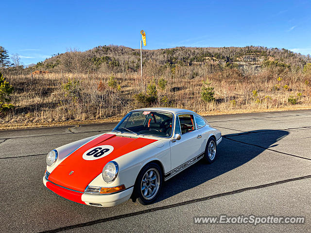 Porsche 911 spotted in Brevard, North Carolina