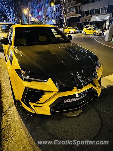 Lamborghini Urus spotted in Istanbul, Turkey