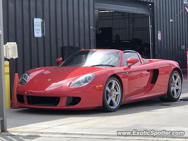 Porsche Carrera GT spotted in Los Angeles, California