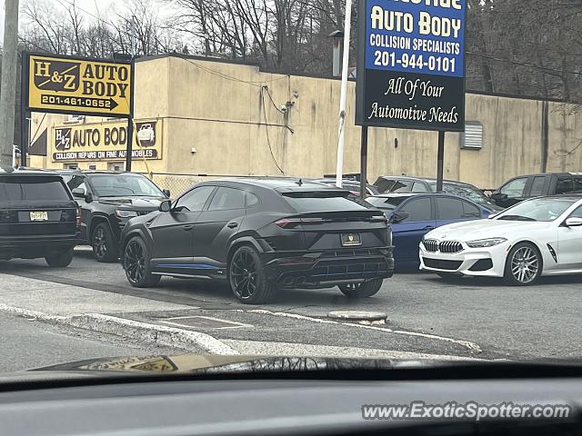 Lamborghini Urus spotted in Fort Lee, New Jersey