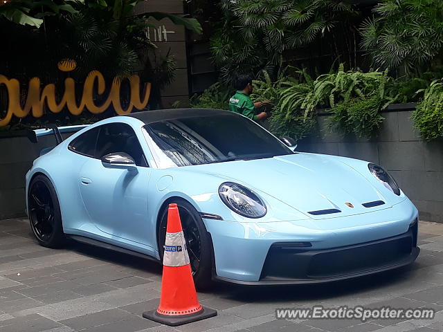 Porsche 911 GT3 spotted in Jakarta, Indonesia