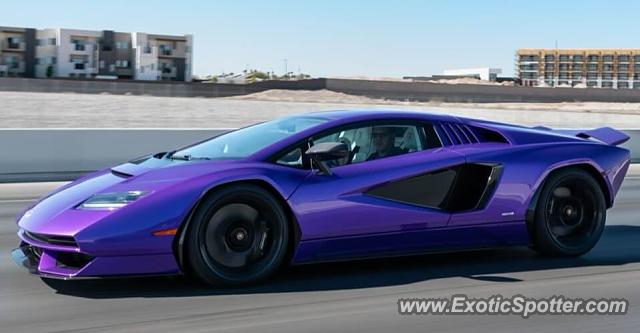 Lamborghini Countach spotted in Las Vegas, Nevada