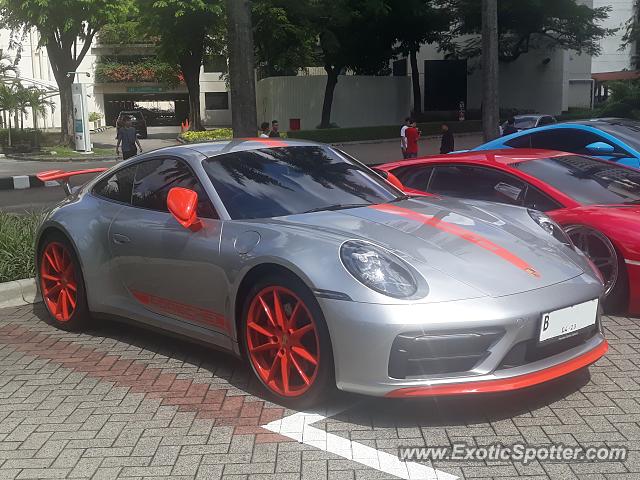 Porsche 911 spotted in Jakarta, Indonesia