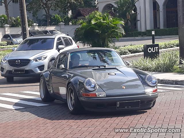 Porsche 911 spotted in Jakarta, Indonesia