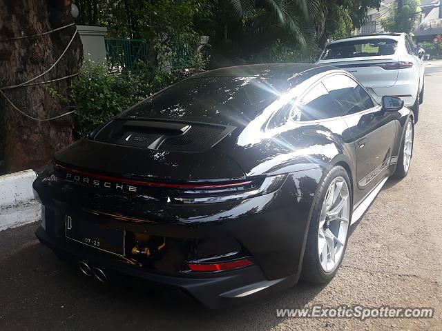 Porsche 911 GT3 spotted in Jakarta, Indonesia