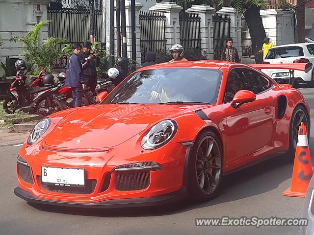 Porsche 911 GT3 spotted in Jakarta, Indonesia