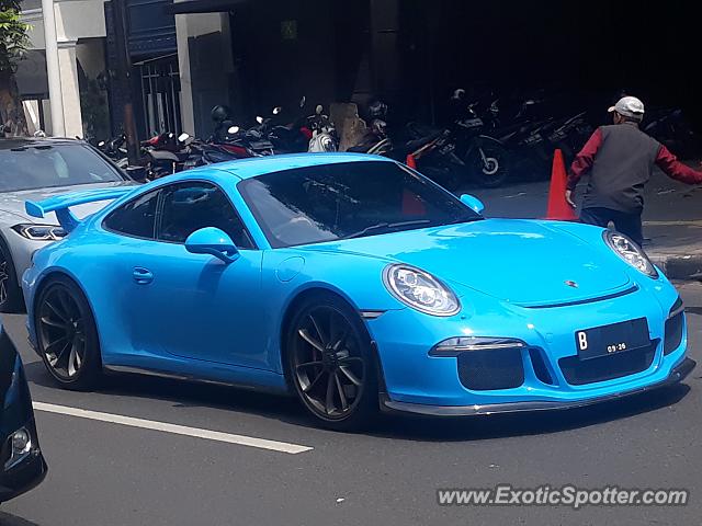 Porsche 911 GT3 spotted in Jakarta, Indonesia