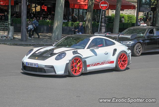 Porsche 911 GT3 spotted in Paris, France