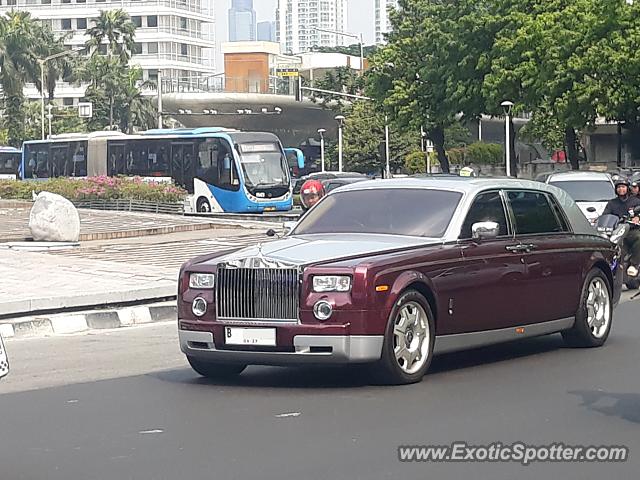 Rolls-Royce Phantom spotted in Jakarta, Indonesia
