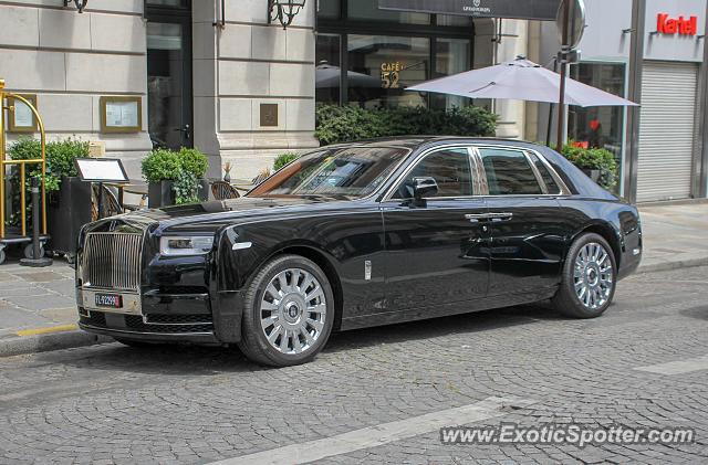 Rolls-Royce Phantom spotted in Paris, France