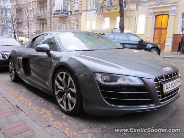Audi R8 spotted in Kiev, Ukraine
