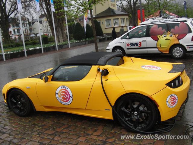 Tesla Roadster spotted in Bingen Am Rhein, Germany