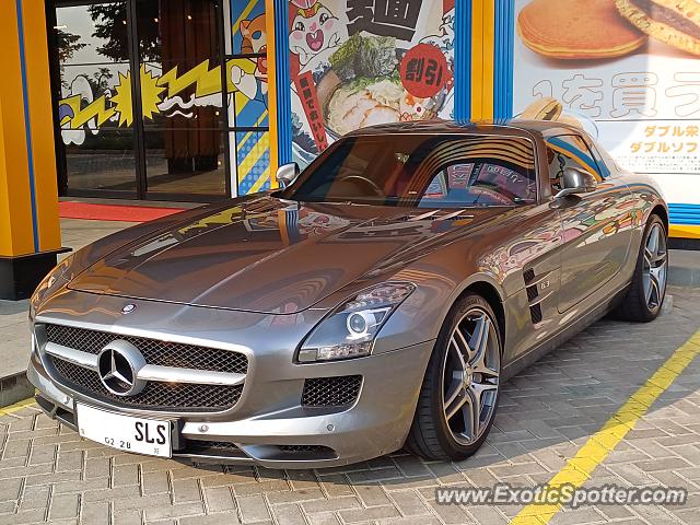 Mercedes SLS AMG spotted in Jakarta, Indonesia