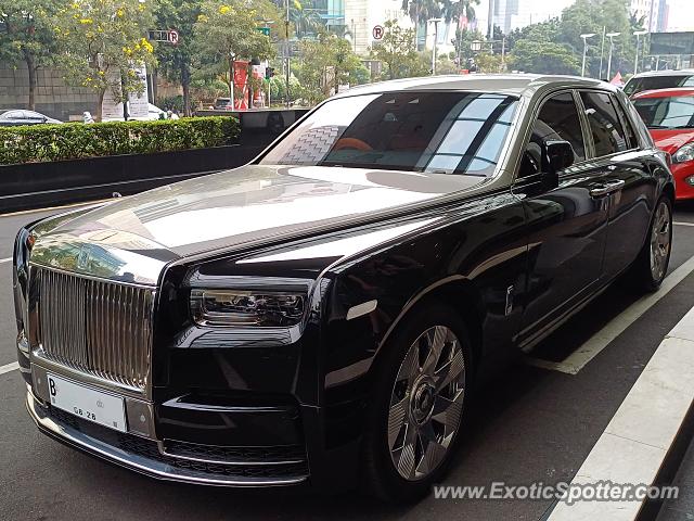 Rolls-Royce Phantom spotted in Jakarta, Indonesia