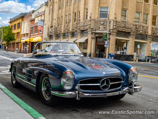 Mercedes 300SL spotted in Montetey, California