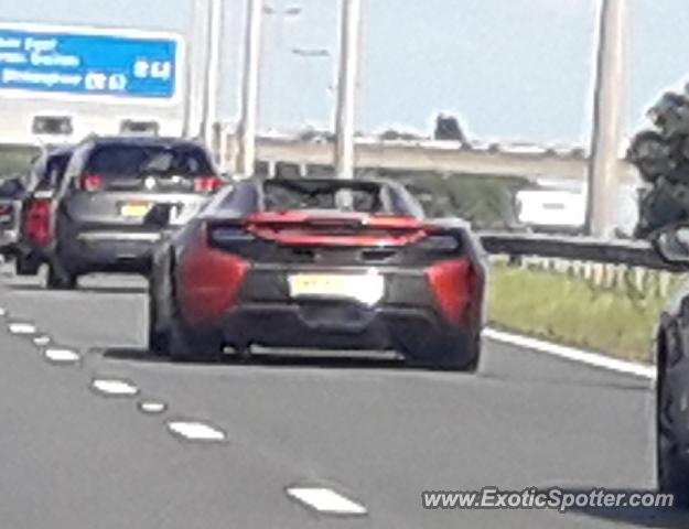 Mclaren 650S spotted in Motorway, United Kingdom