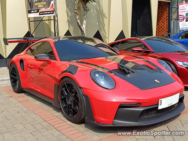 Porsche 911 GT3 spotted in Jakarta, Indonesia
