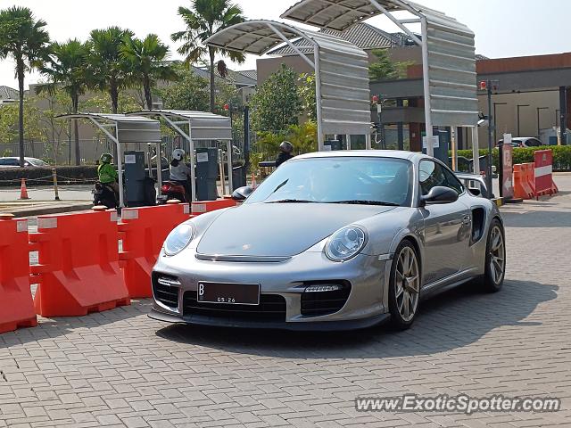 Porsche 911 GT2 spotted in Jakarta, Indonesia