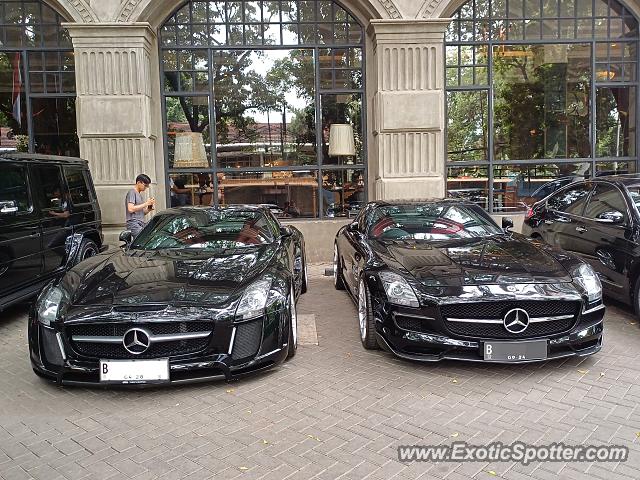Mercedes SLS AMG spotted in Jakarta, Indonesia