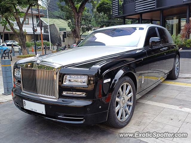 Rolls-Royce Phantom spotted in Jakarta, Indonesia