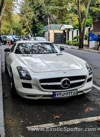Mercedes SLS AMG spotted in Tehran, Iran