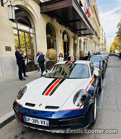 Porsche 911 spotted in Paris, France