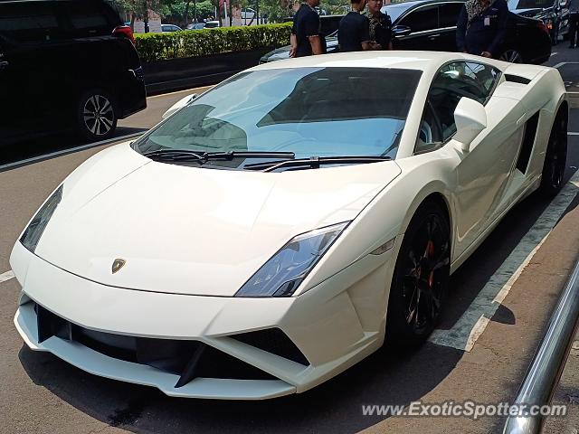 Lamborghini Gallardo spotted in Jakarta, Indonesia