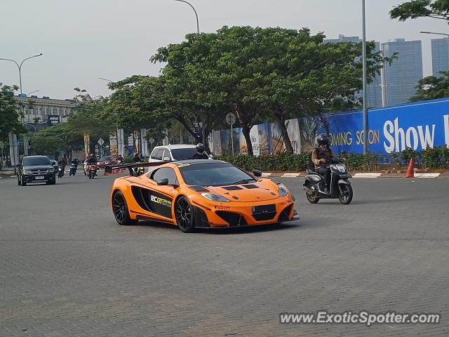 Mclaren MP4-12C spotted in Jakarta, Indonesia