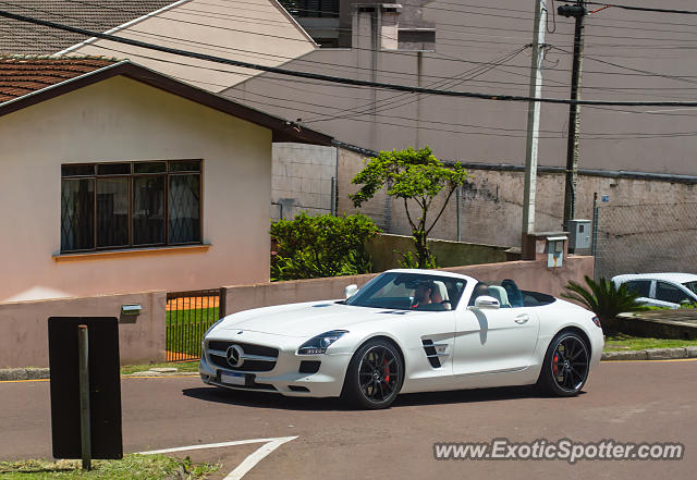 Mercedes SLS AMG spotted in Curitiba, PR, Brazil