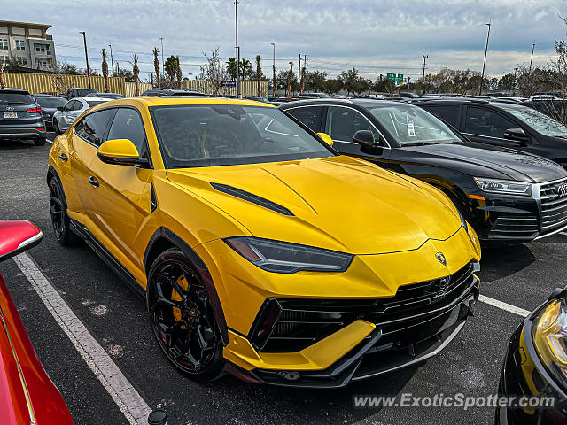 Lamborghini Urus spotted in Jacksonville, Florida