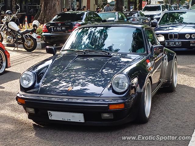 Porsche 911 Turbo spotted in Jakarta, Indonesia