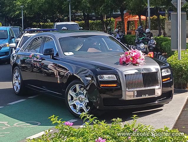 Rolls-Royce Ghost spotted in Jakarta, Indonesia