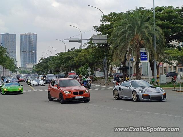 Porsche 911 GT2 spotted in Jakarta, Indonesia