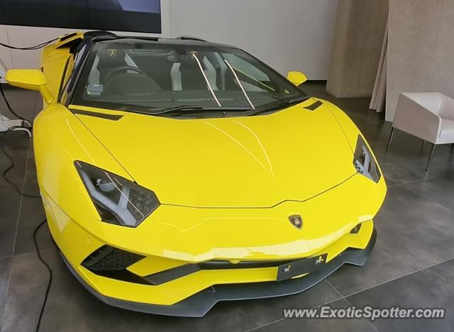 Lamborghini Aventador spotted in Singapore, Singapore