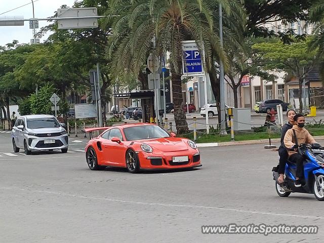 Porsche 911 GT3 spotted in Jakarta, Indonesia