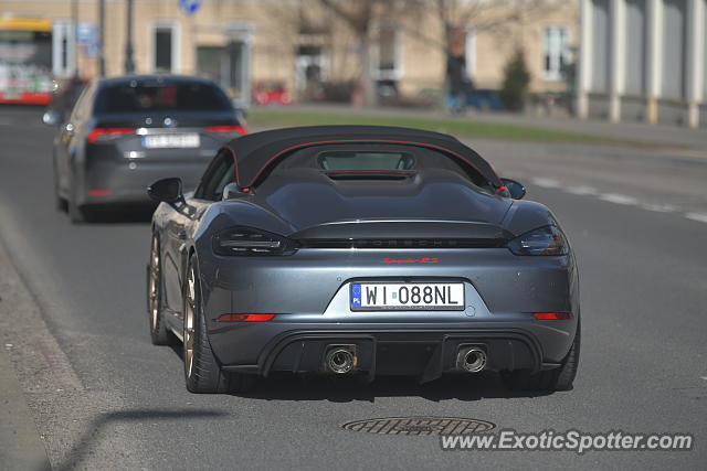 Porsche Cayman GT4 spotted in Warsaw, Poland