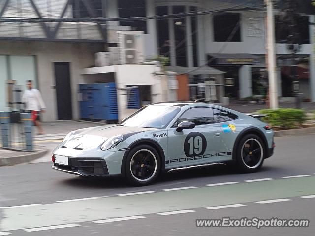 Porsche 911 spotted in Jakarta, Indonesia