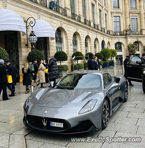Maserati MC12 spotted in París, France