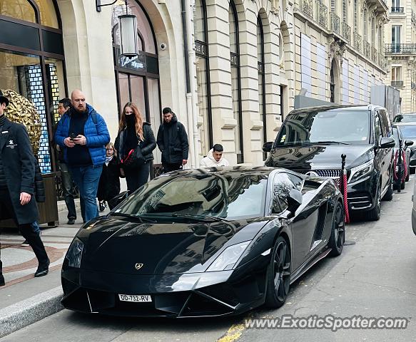 Lamborghini Gallardo spotted in París, France