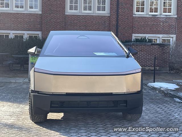 Tesla Roadster spotted in West Lafayette, Indiana
