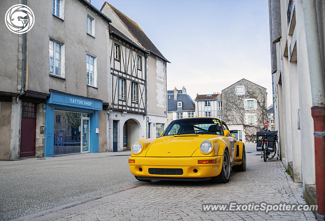 Porsche 911 Turbo spotted in Poitiers, France