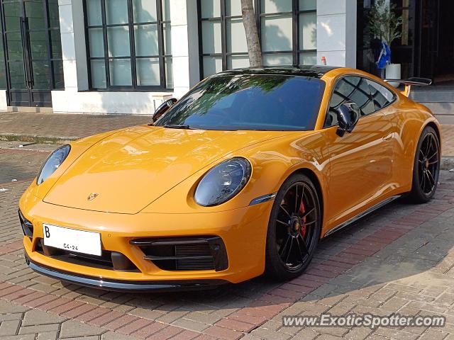 Porsche 911 spotted in Jakarta, Indonesia