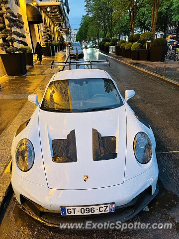 Porsche 911 GT3 spotted in Paris, France